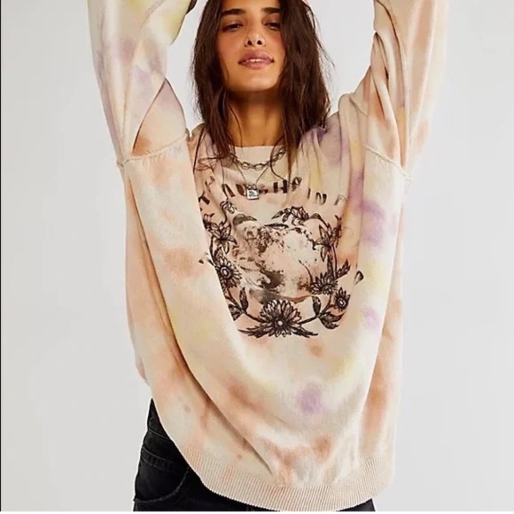 FREE PEOPLE Women's XS Cosmic Graphic Pullover Field of Flowers Oversized Fit